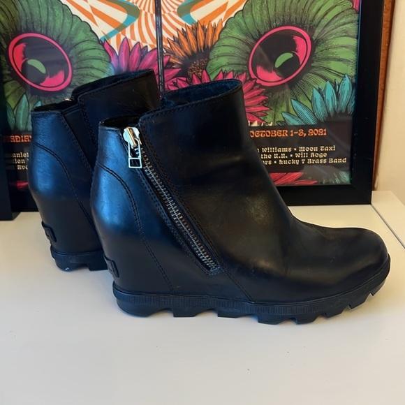Sorel JOAN OF ARCTIC Wedge Zip Bootie-Sz 7 - Picture 4 of 7